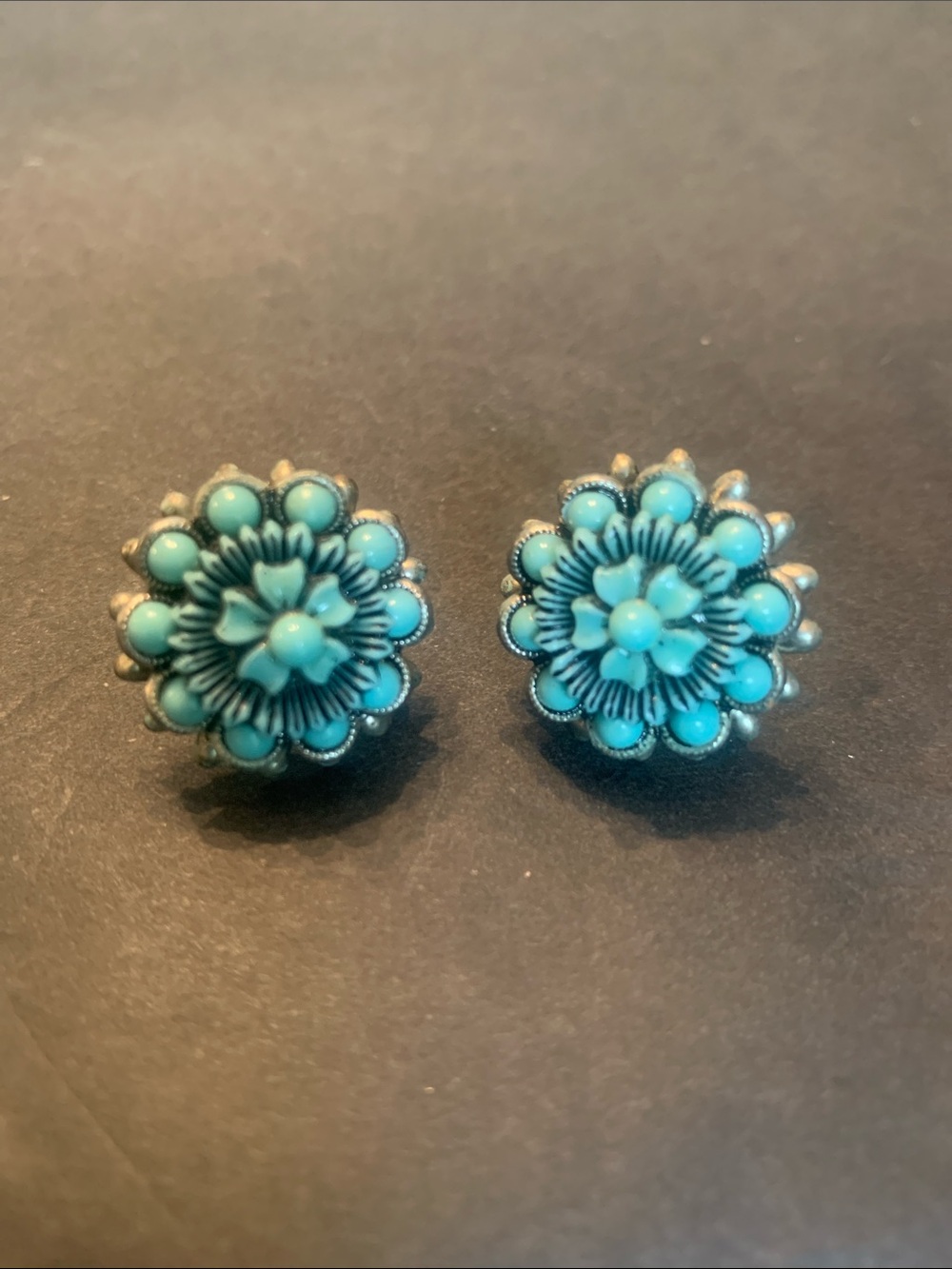 Vintage Faux Turquoise Flower  screw back earrings
